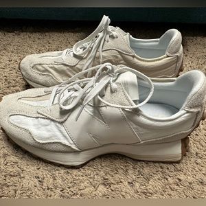 New Balance 327